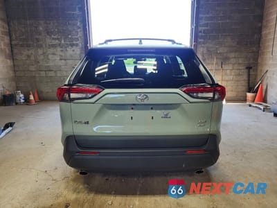 Zdjęcie 6 z 14 samochodu: 2021 TOYOTA RAV4 XLE VIN:2T3P1RFV6MW226905 - miniatura