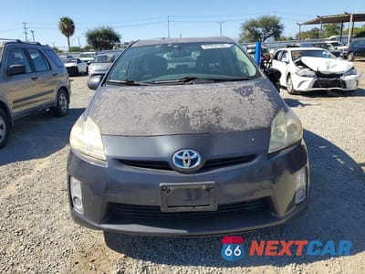 Piąte zdjęcie samochodu w środku: 2011 TOYOTA PRIUS THREE VIN:JTDKN3DU3B0271484 - miniatura