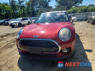 Piąte zdjęcie samochodu w środku: 2017 MINI COOPER CLUBMAN ALL4 VIN:WMWLU1C50H2F27504 - miniatura