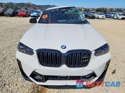 Piąte zdjęcie samochodu w środku: 2024 BMW X4 M VIN:5YM23EC01R9U35960 - miniatura