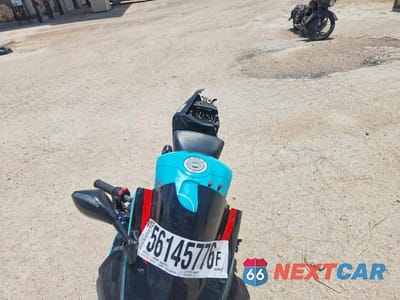 Piąte zdjęcie samochodu w środku: 2020 YAMAHA YZFR3 VIN:MH3RH18Y6LK002782 - miniatura