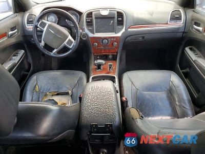 Zdjęcie 8 z 13 samochodu: 2013 CHRYSLER 300 VIN:2C3CCAAG6DH657042 - miniatura