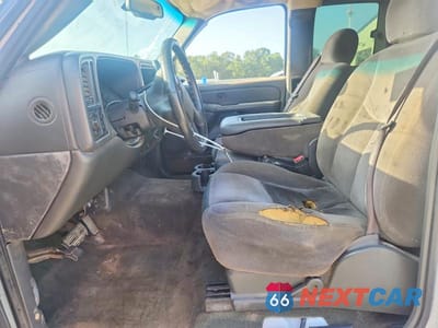 Zdjęcie 7 z 12 samochodu: 2004 GMC NEW SIERRA C1500 VIN:2GTEC19V741109325 - miniatura