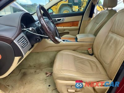 Zdjęcie 7 z 12 samochodu: 2010 JAGUAR XF LUXURY VIN:SAJWA0FA8AHR65894 - miniatura