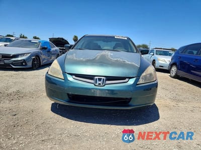 Piąte zdjęcie samochodu w środku: 2003 HONDA ACCORD LX VIN:JHMCM56343C023833 - miniatura