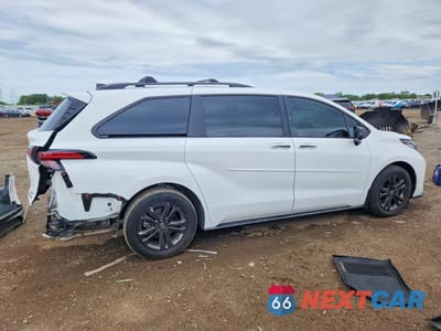 Trzecie zdjęcie samochodu z tyłu: 2024 TOYOTA SIENNA VIN:5TDDSKFC6RS136734 - miniatura