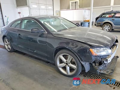 Czwarte zdjęcie samochodu z boku: 2010 AUDI A5 PREMIUM PLUS VIN:WAULFAFR1AA036019 - miniatura