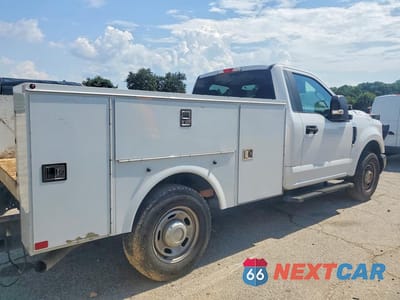 Trzecie zdjęcie samochodu z tyłu: 2017 FORD F250 SUPER DUTY VIN:1FDBF2A67HED46028 - miniatura