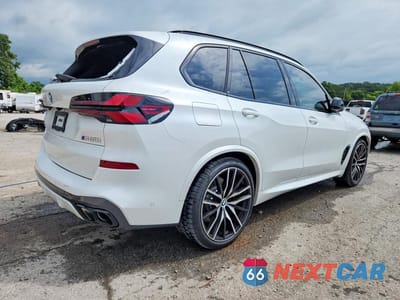 Trzecie zdjęcie samochodu z tyłu: 2026 BMW X5 M60I VIN:5UX33EU08T9342466 - miniatura