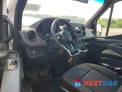 Zdjęcie 8 z 13 samochodu: 2021 MERCEDES BENZ SPRINTER 2500 VIN:W1W40CHY0MT055022 - miniatura
