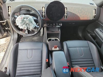 Zdjęcie 8 z 12 samochodu: 2025 MINI COUNTRYMAN JCW ALL4 VIN:WMZ33GA02S7R68882 - miniatura