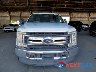Piąte zdjęcie samochodu w środku: 2018 FORD F250 SUPER DUTY VIN:1FT7W2BT0JEB97403 - miniatura