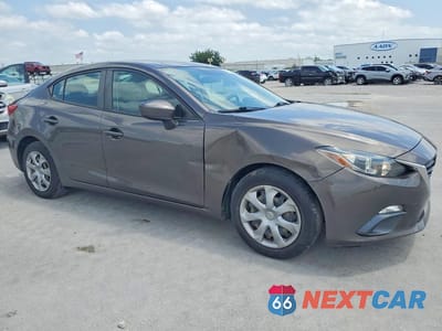 Czwarte zdjęcie samochodu z boku: 2015 MAZDA 3 SPORT VIN:3MZBM1U78FM153402 - miniatura