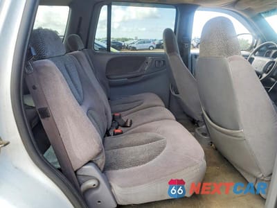 Zdjęcie 11 z 13 samochodu: 2000 DODGE DURANGO VIN:1B4HR28Y1YF135945 - miniatura
