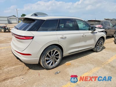 Trzecie zdjęcie samochodu z tyłu: 2022 LINCOLN CORSAIR GRAND TOURING VIN:5LMTJ5DZ4NUL11696 - miniatura