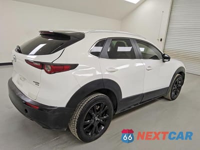 Trzecie zdjęcie samochodu z tyłu: 2022 MAZDA CX-30 VIN:3MVDMBAY3NM437998 - miniatura
