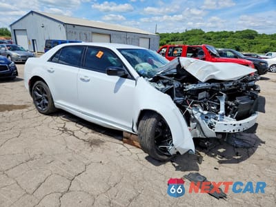 Czwarte zdjęcie samochodu z boku: 2022 CHRYSLER 300 TOURING VIN:2C3CCAAG7NH134324 - miniatura