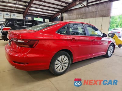 Trzecie zdjęcie samochodu z tyłu: 2019 VOLKSWAGEN JETTA S VIN:3VWN57BU6KM116221 - miniatura