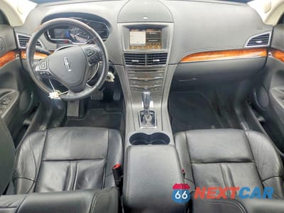 Zdjęcie 8 z 13 samochodu: 2016 LINCOLN MKT VIN:2LMHJ5AT7GBL03193 - miniatura