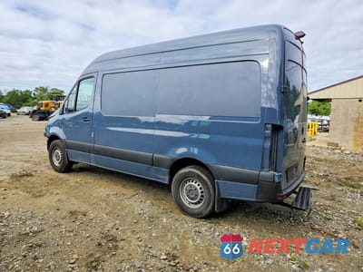 Drugie zdjęcie samochodu z przodu: 2019 MERCEDES BENZ SPRINTER 2500 DELIVERY VAN VIN:WD4PF0CD3KT004322 - miniatura