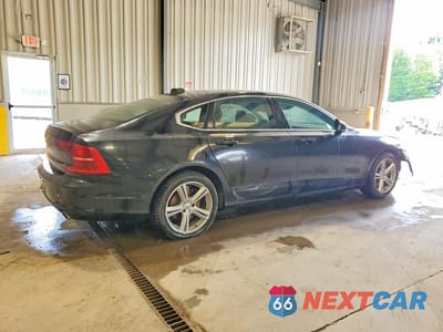 Trzecie zdjęcie samochodu z tyłu: 2018 VOLVO S90 T5 MOMENTUM VIN:LVY982MK4JP036184 - miniatura