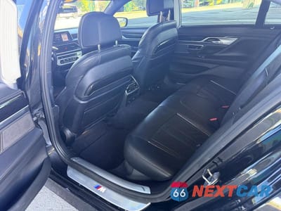 Zdjęcie 12 z 15 samochodu: 2019 BMW 750I XDRIVE VIN:WBA7F2C56K8240643 - miniatura