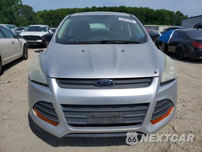 Piąte zdjęcie samochodu w środku: 2016 FORD ESCAPE S VIN:1FMCU0F79GUB67445 - miniatura