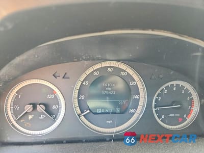 Zdjęcie 9 z 12 samochodu: 2009 MERCEDES-BENZ C 300 VIN:WDDGF54X79R045825 - miniatura