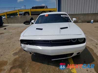 Piąte zdjęcie samochodu w środku: 2015 DODGE CHALLENGER SXT VIN:2C3CDZAG6FH913131 - miniatura