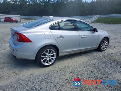 Trzecie zdjęcie samochodu z tyłu: 2014 VOLVO S60 T5 VIN:YV1612FS7E2298113 - miniatura