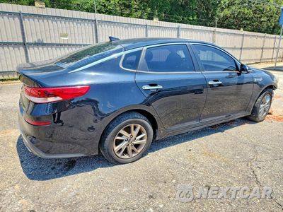 Trzecie zdjęcie samochodu z tyłu: 2019 KIA OPTIMA LX VIN:5XXGT4L3XKG342981 - miniatura