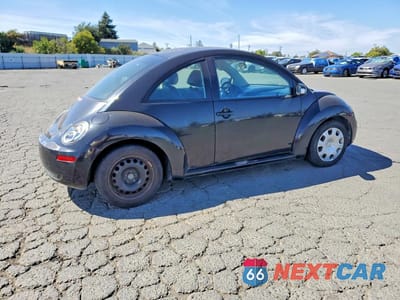Trzecie zdjęcie samochodu z tyłu: 2010 VOLKSWAGEN NEW BEETLE VIN:3VWPG3AG2AM015912 - miniatura