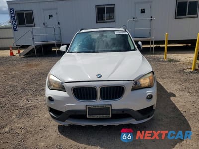 Piąte zdjęcie samochodu w środku: 2015 BMW X1 SDRIVE28I VIN:WBAVM1C53FV317805 - miniatura