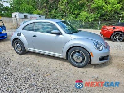 Czwarte zdjęcie samochodu z boku: 2015 VOLKSWAGEN BEETLE 1.8T VIN:3VWF17AT9FM606893 - miniatura