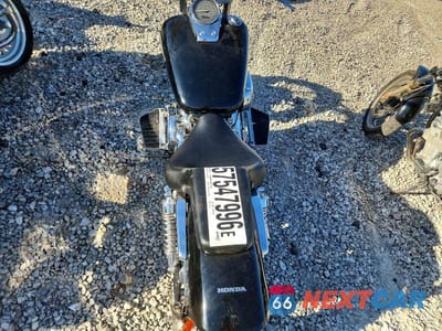 Zdjęcie 6 z 9 samochodu: 2003 HONDA VT750 DC VIN:JH2RC44053M705607 - miniatura