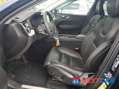 Zdjęcie 7 z 13 samochodu: 2021 VOLVO XC60 VIN:YV4A22RLXM1881536 - miniatura