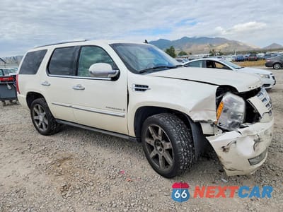 Czwarte zdjęcie samochodu z boku: 2008 CADILLAC ESCALADE LUXURY VIN:1GYFK638X8R184860 - miniatura