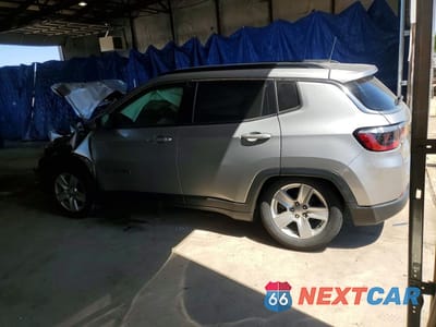 Drugie zdjęcie samochodu z przodu: 2022 JEEP COMPASS LATITUDE VIN:3C4NJDBB4NT207736 - miniatura
