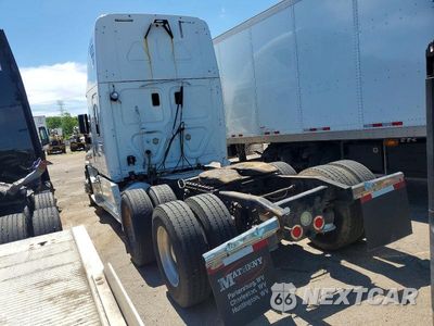 Trzecie zdjęcie samochodu z tyłu: 2016 FREIGHTLINER CASCADIA 125