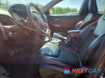 Zdjęcie 7 z 13 samochodu: 2019 JEEP CHEROKEE LATITUDE PLUS VIN:1C4PJMLB5KD474862 - miniatura