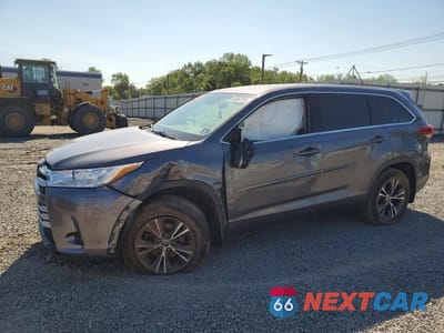 2019 TOYOTA HIGHLANDER LE 5TDBZRFH9KS747483 - główne zdjęcie licytacji z USA - miniatura