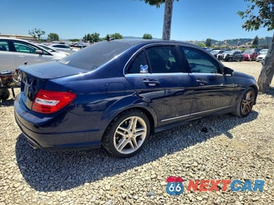Trzecie zdjęcie samochodu z tyłu: 2013 MERCEDES-BENZ C 350 VIN:WDDGF5HB4DG105109 - miniatura