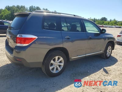 Trzecie zdjęcie samochodu z tyłu: 2012 TOYOTA HIGHLANDER BASE VIN:5TDBK3EH3CS170079 - miniatura