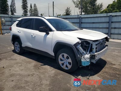 Czwarte zdjęcie samochodu z boku: 2021 TOYOTA RAV4 LE VIN:JTMH1RFV1MD071925 - miniatura