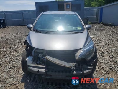 Piąte zdjęcie samochodu w środku: 2017 NISSAN VERSA NOTE SV VIN:3N1CE2CP0HL367615 - miniatura
