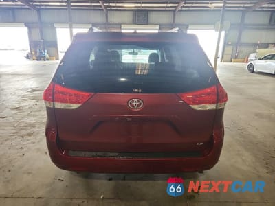 Zdjęcie 6 z 13 samochodu: 2011 TOYOTA SIENNA LE VIN:5TDKK3DC4BS123311 - miniatura