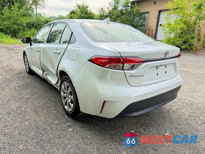 Trzecie zdjęcie samochodu z tyłu: 2024 TOYOTA COROLLA LE VIN:JTDB4MEE9R3016346 - miniatura