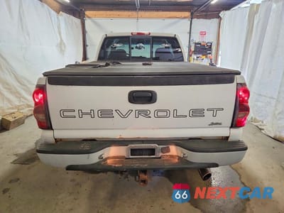 Zdjęcie 6 z 12 samochodu: 2005 CHEVROLET SILVERADO K1500 VIN:1GCEK19B25E159283 - miniatura