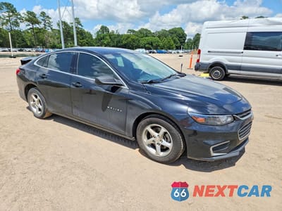 Czwarte zdjęcie samochodu z boku: 2018 CHEVROLET MALIBU LS VIN:1G1ZB5ST2JF269842 - miniatura