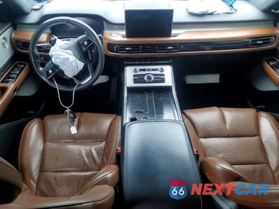 Zdjęcie 8 z 13 samochodu: 2021 LINCOLN AVIATOR RESERVE VIN:5LM5J7XC5MGL15149 - miniatura
